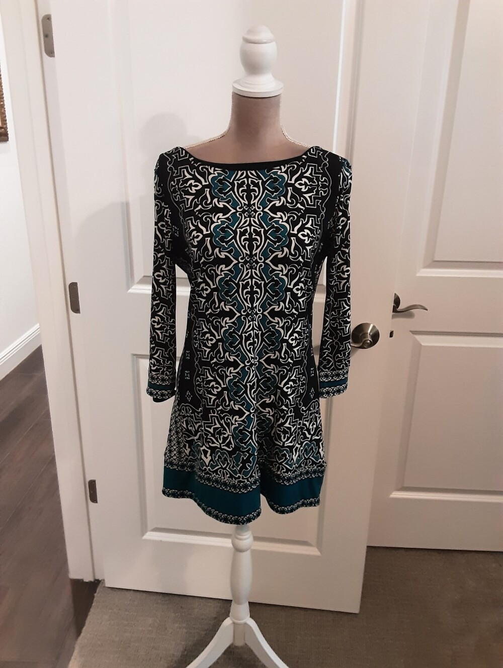 White House Black Market Matte Jersey Shift Dress Size M